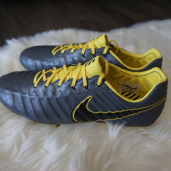 Nike Legend 7 Elite Tiempo FG Soccer Cleats - Picture 6 of 7